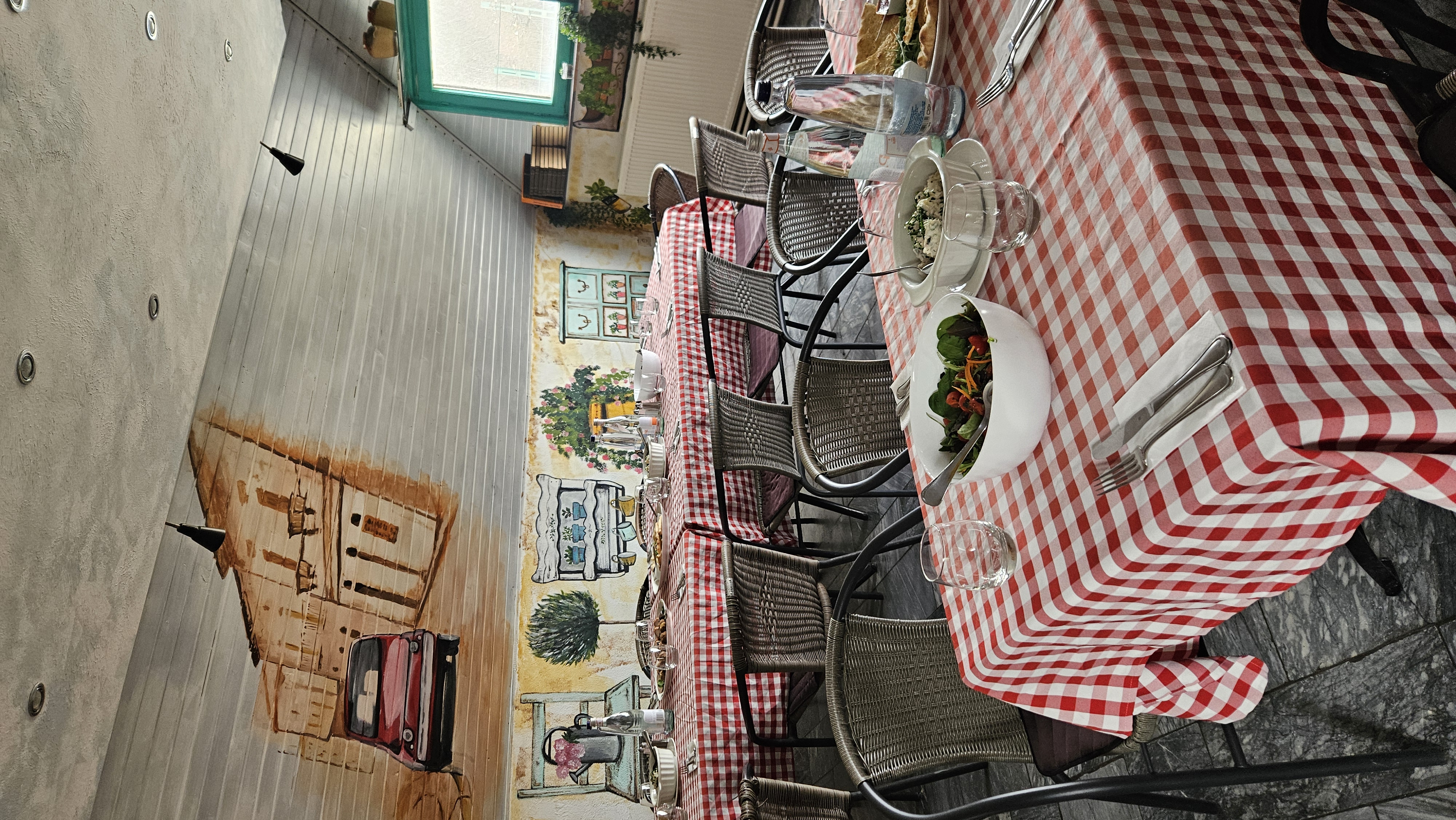 A La Piazza emeleti különterme