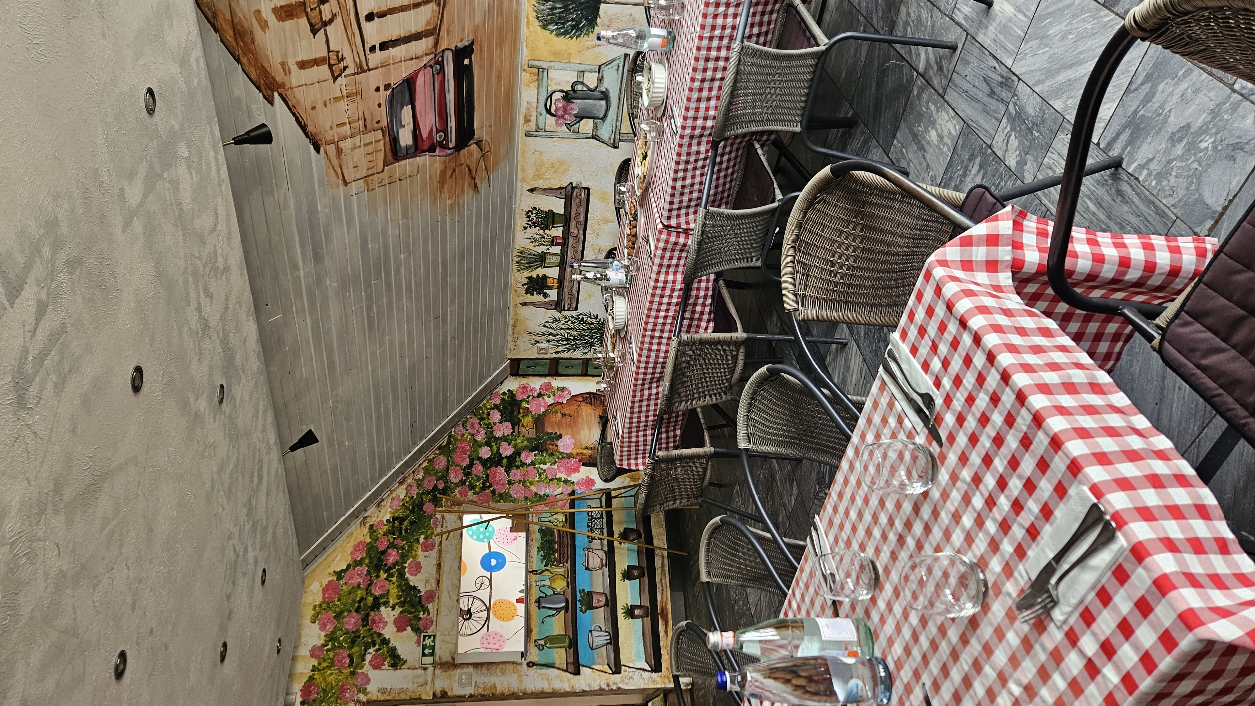 A La Piazza emeleti különterme